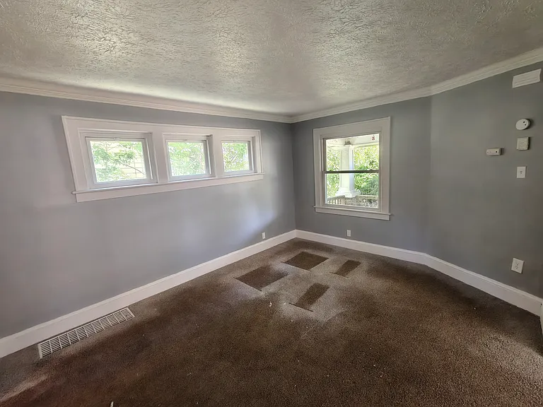 1024 Whittier Ave — Photo 7