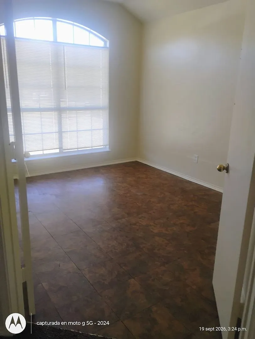 Beautiful 4 Bedroom 2 Bathroom in Rowlett! — Photo 2