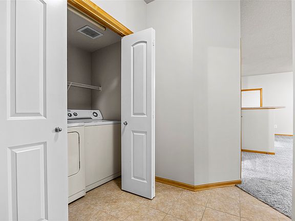 4th image of 3400 SE Glenstone Dr Unit 4