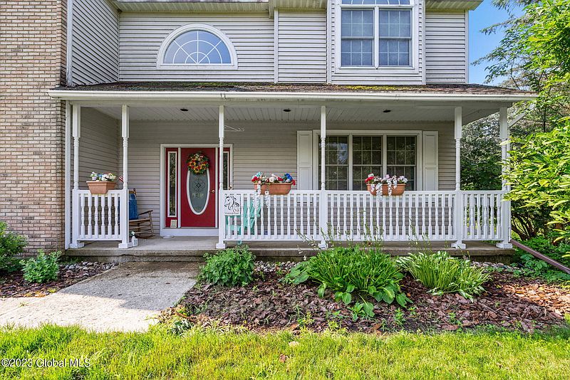5th image of 64 Vosburgh Road
