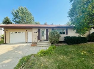 403 9th St N, New Salem, ND 58563