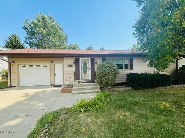 403 9th St N, New Salem, ND 58563