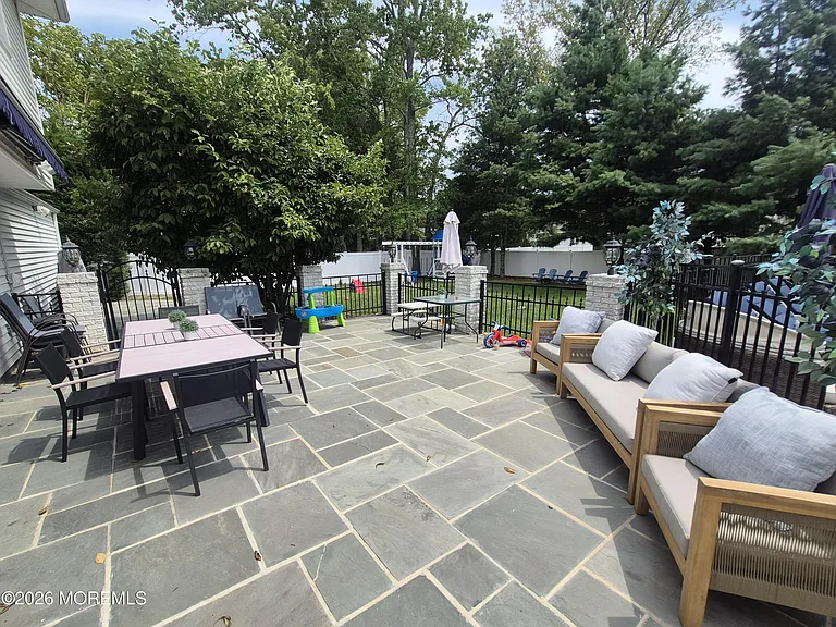 4 Judith Ct — Photo 12