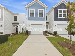 326 Livesey Ln, Gilbert, SC 29054