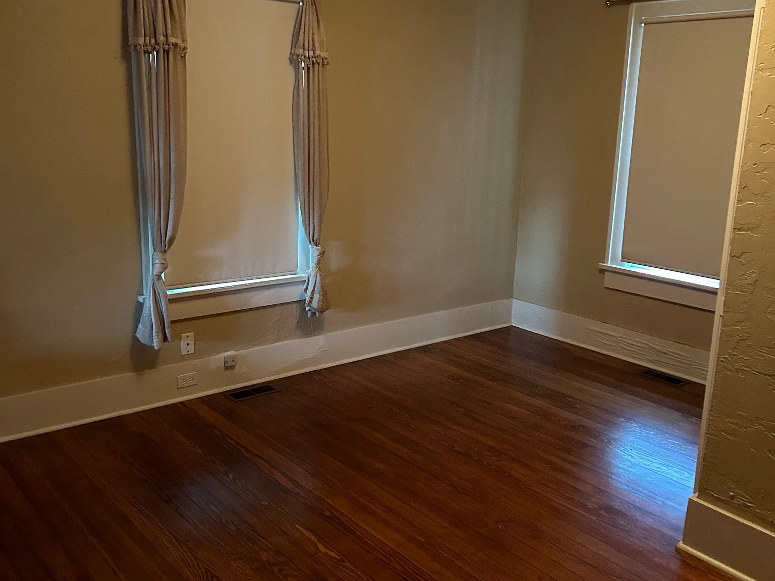 3 bed, 1.5 bath, 1720 sqft, $3,300 — Photo 4