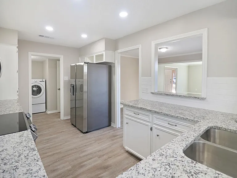 2179 Southern Pl #A — Photo 9