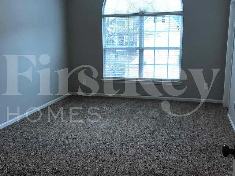 1115 Ivey Ln — Photo 14