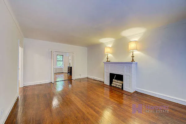 Sold by Horowitz Real Estate | media 4