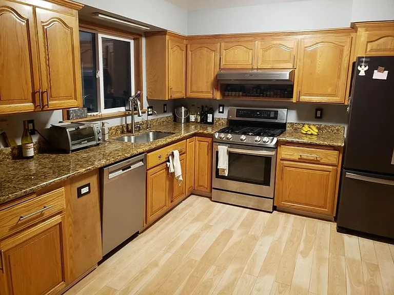 36 Barrie Dr — Photo 8