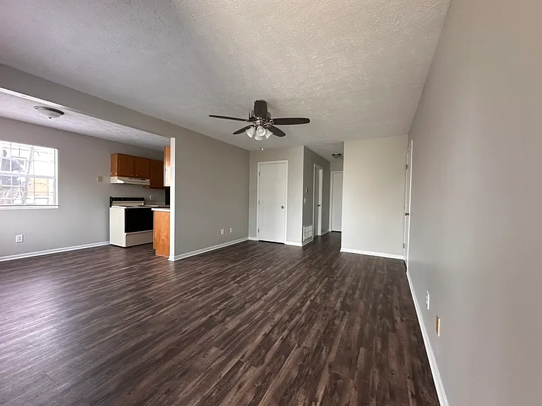 1 bed 1 bath - Living room - Located in Phase 2