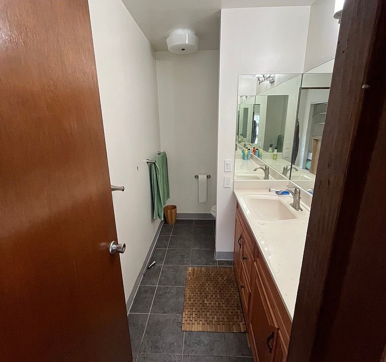 2nd image of 2826 Kaonawai Pl APT 3D