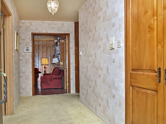 5th image of 22920 Califa St