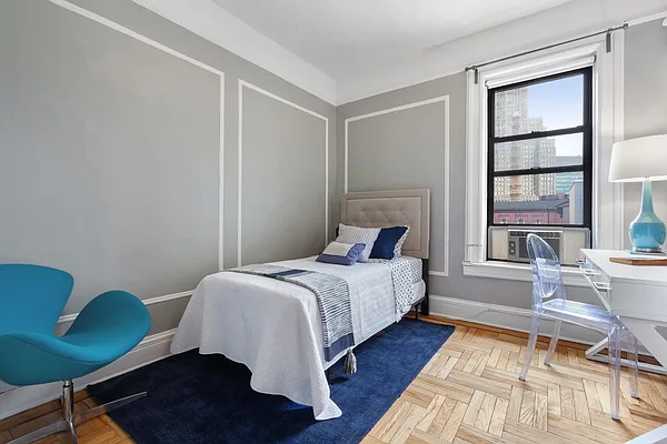 Sold by Compass | media 7