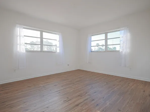 116 NE Entrada Avenue, Port St Lucie, FL 34952