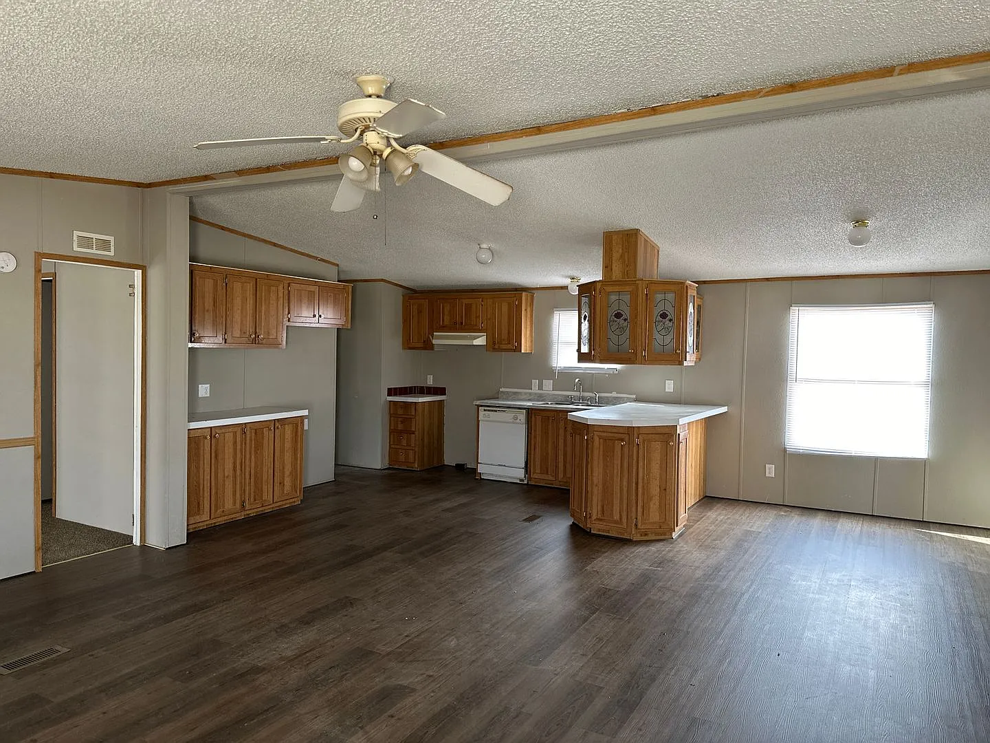 3/2 double wide in Tye! — Photo 2