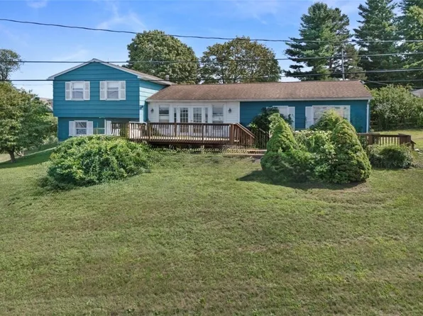 7131 Bayview Dr, Sodus Point, NY 14555