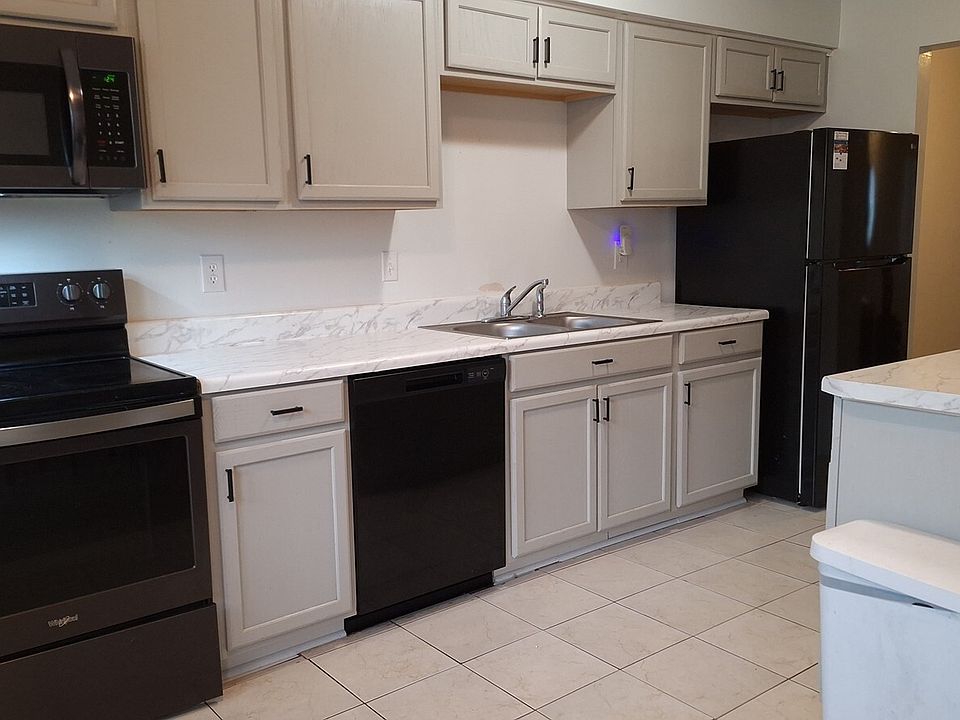 1st image of 5907 Blackpoole Ln #1