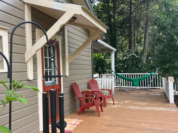 651 N Main St, Mars Hill, NC 28754