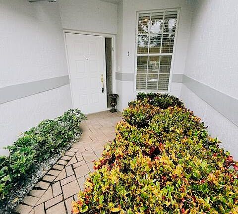 3rd image of 7966 Laina Ln APT 1