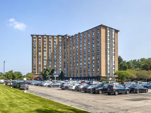 1 Renaissance Pl Unit 302, Palatine, IL 60067