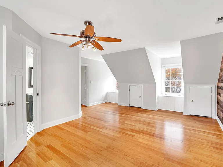 1210 Mendenhall Ct — Photo 24