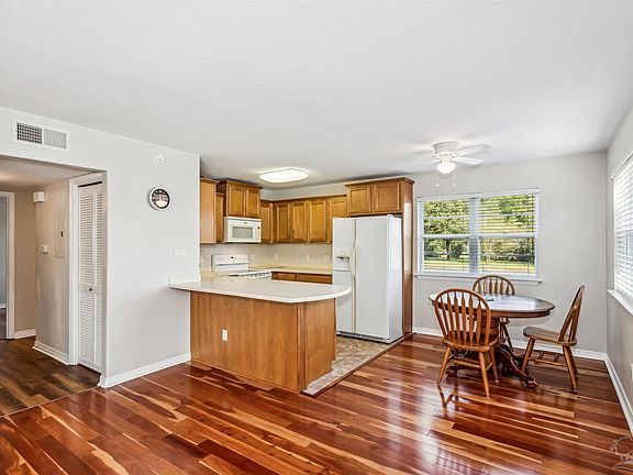 5th image of 1100 Shoreline Dr APT 107