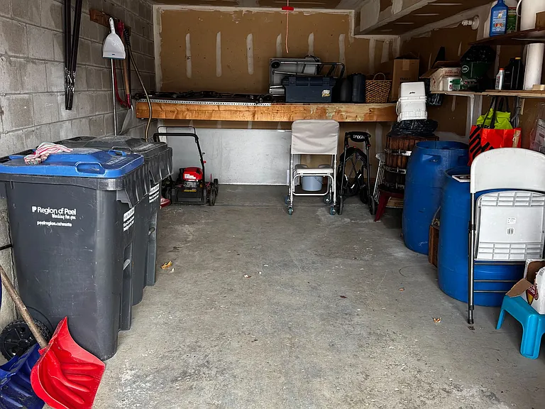 100 Antigua Rd — Photo 32