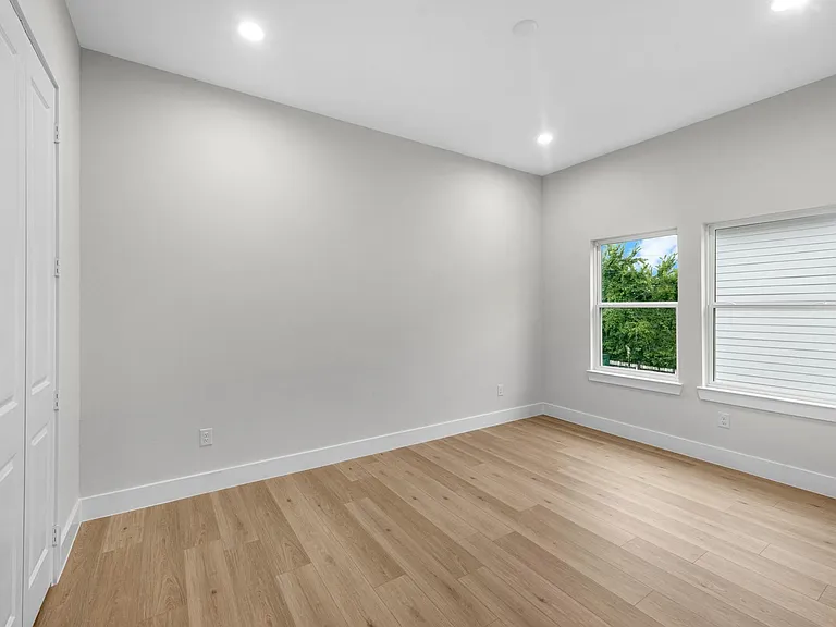 2348 Delafield St — Photo 18