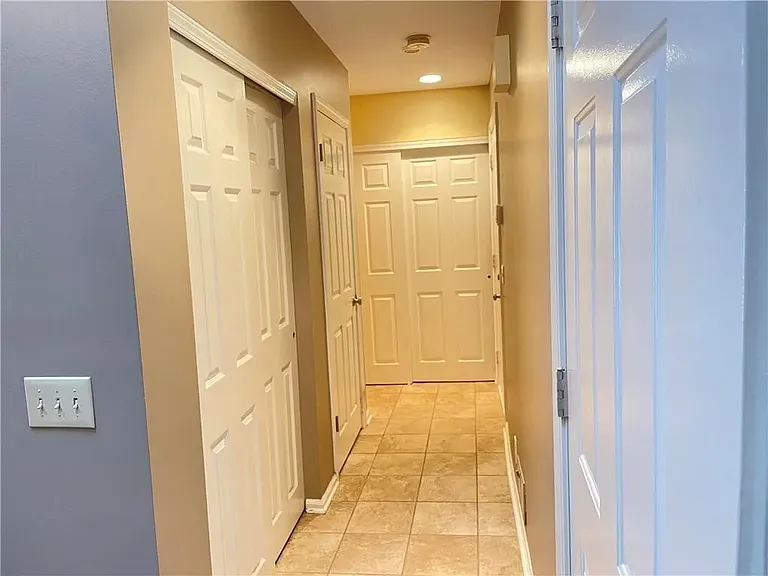 10 Southwick Ct — Photo 24