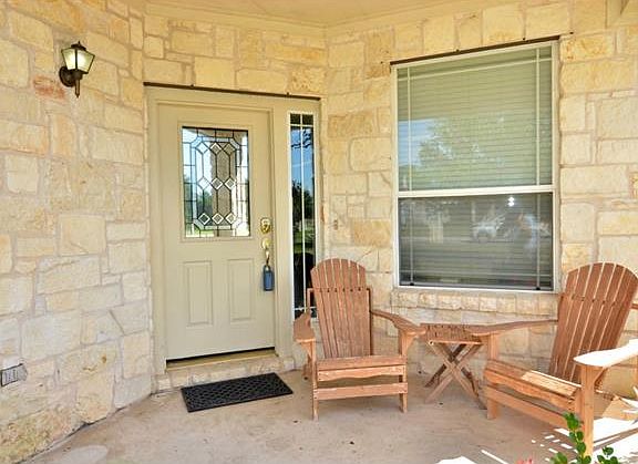 3rd image of 122 McLeod Pl