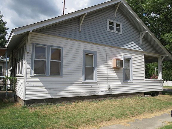 2nd image of 202 N Harlem Ave