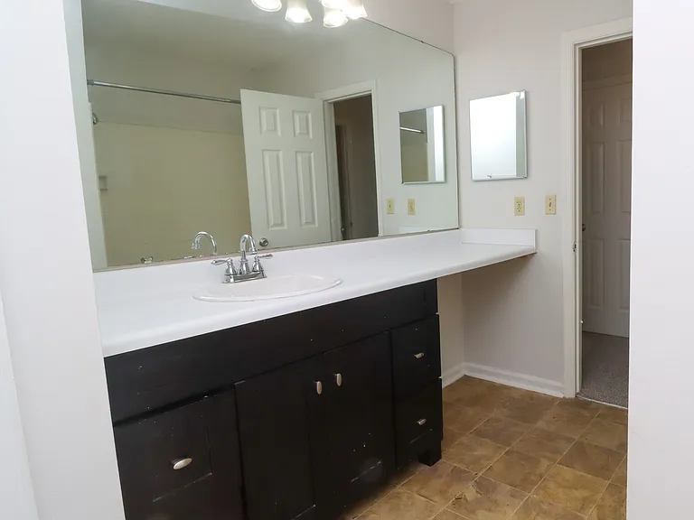 2124 Continental Ave — Photo 18