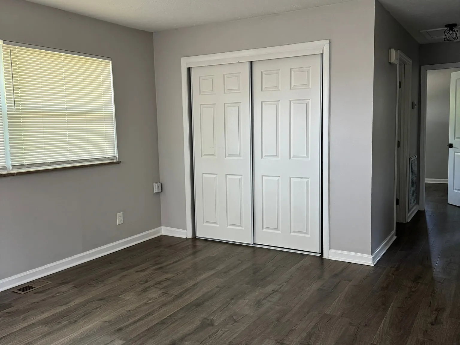 3 bed, 864 sqft, $1,795 — Photo 4