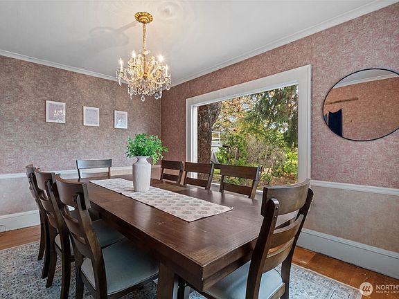 5th image of 1875 E Hamlin Street