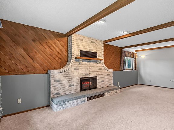2nd image of 882 90th Ave NW