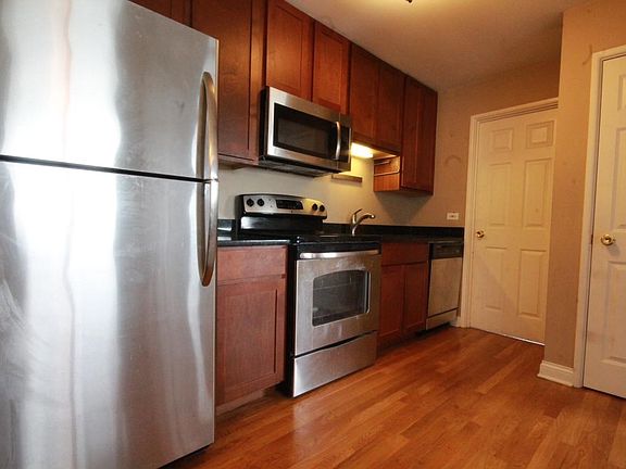 4th image of 4976 N Milwaukee Ave APT 503