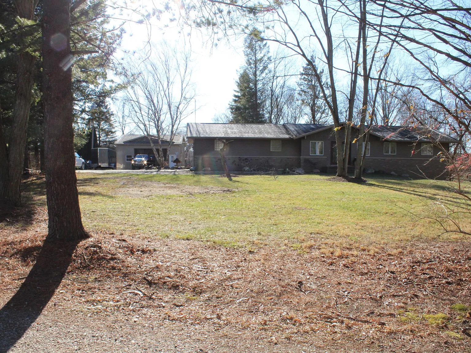 4 bed, 2800 sqft, $3,200 — Photo 2