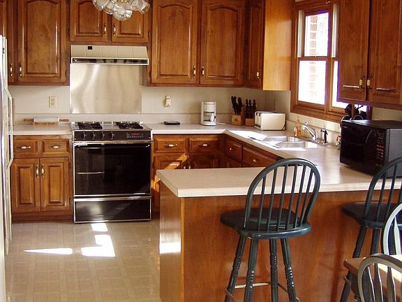 Kitchen and breakfast nook