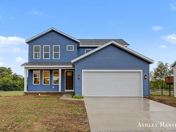 125 Chase Ct, Kent City, MI 49330