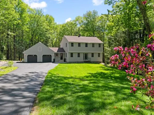 16 Pleasant Valley Road, Cumberland, ME 04021