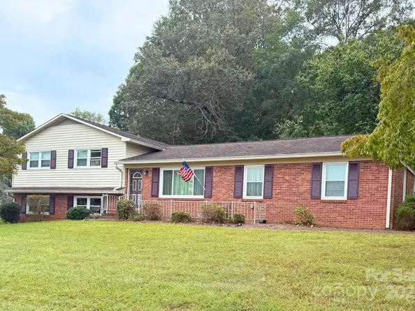 111 Newcastle Ave, Lincolnton, NC 28092