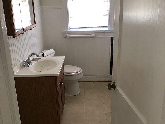 1st floor bathroom