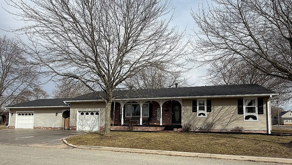 1202 7th St photo 1