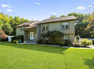 540 Barrett Hill Rd, Mahopac, NY 10541