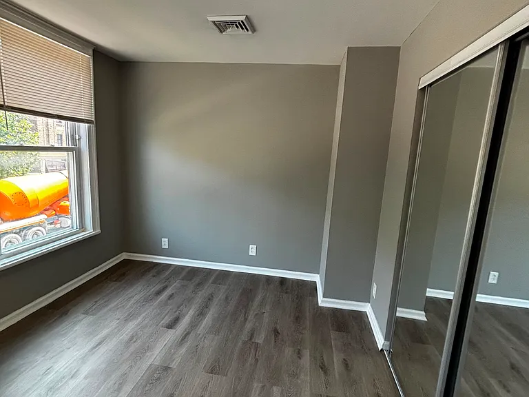 27 N Lake Ave #2 — Photo 3