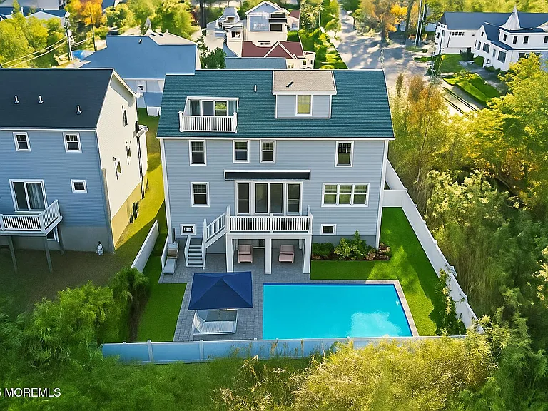 382 Western Ave — Photo 2