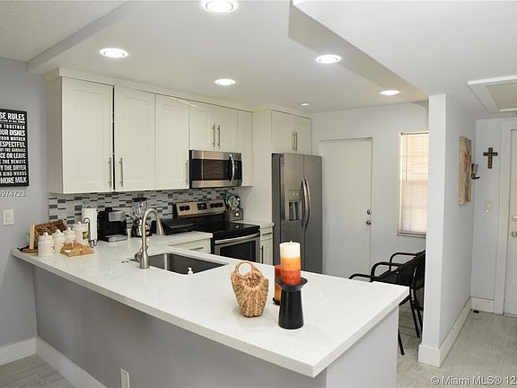 5th image of 2651 S Palm Aire Dr APT 102