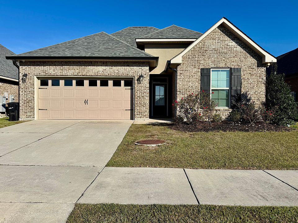1st image of 798 Beaumont Dr