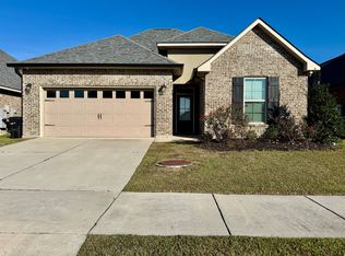 798 Beaumont Dr, Gonzales, LA 70737