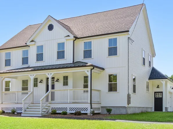 38 Hemlock St, Douglas, MA 01516